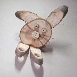 Holzscheiben-Osterhase-mit Eierhalter-fertig2